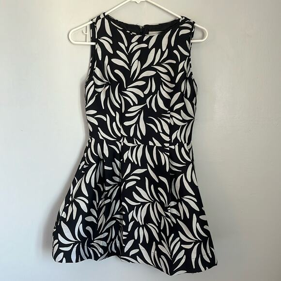 Serena  and Lily dress in Eucalyptus print. Size 0 - Picture 1 of 7